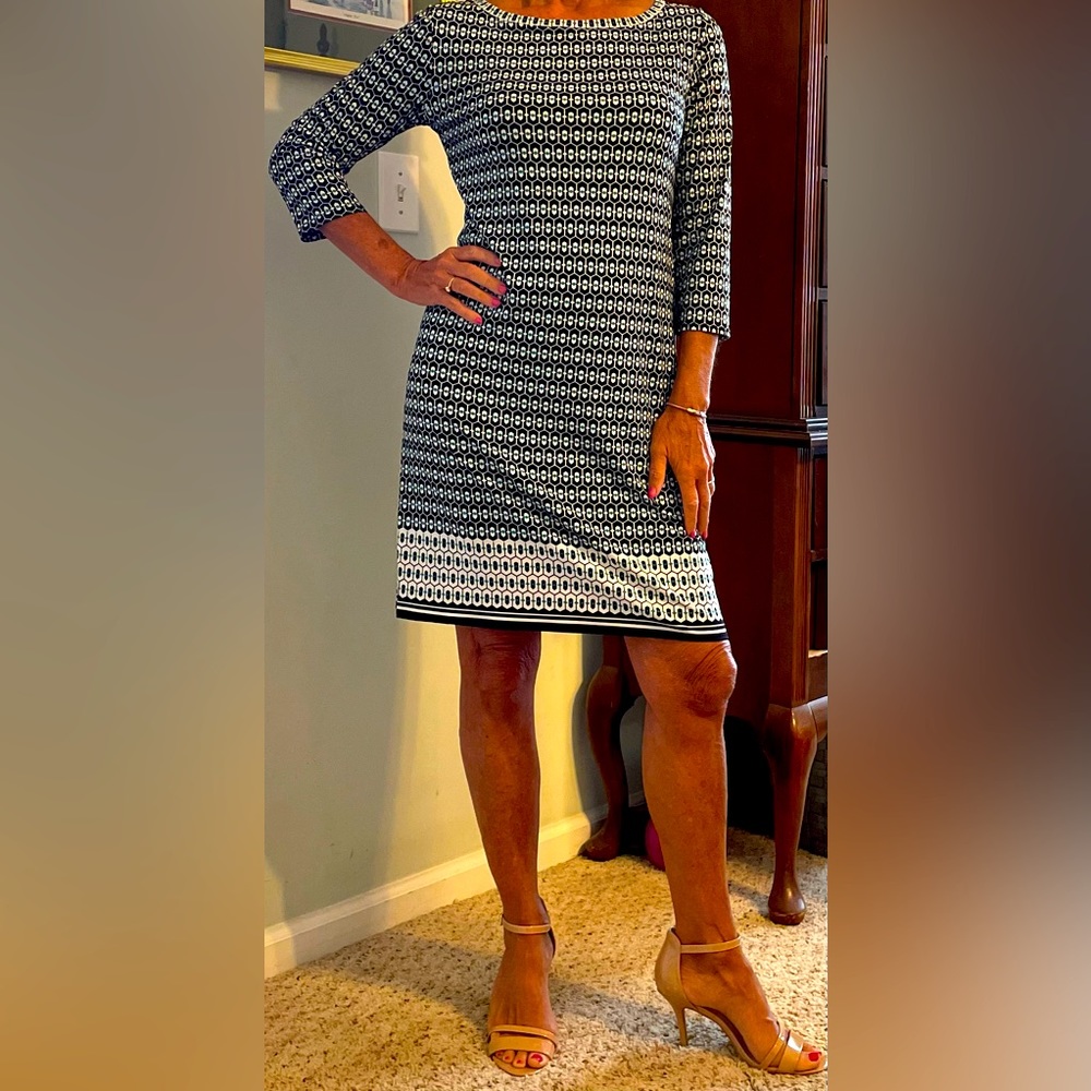 Sophie Max dress in EUC. Soft stretchy material=Comfort.